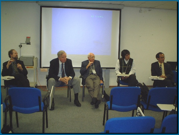 602x451 pixels (102K)